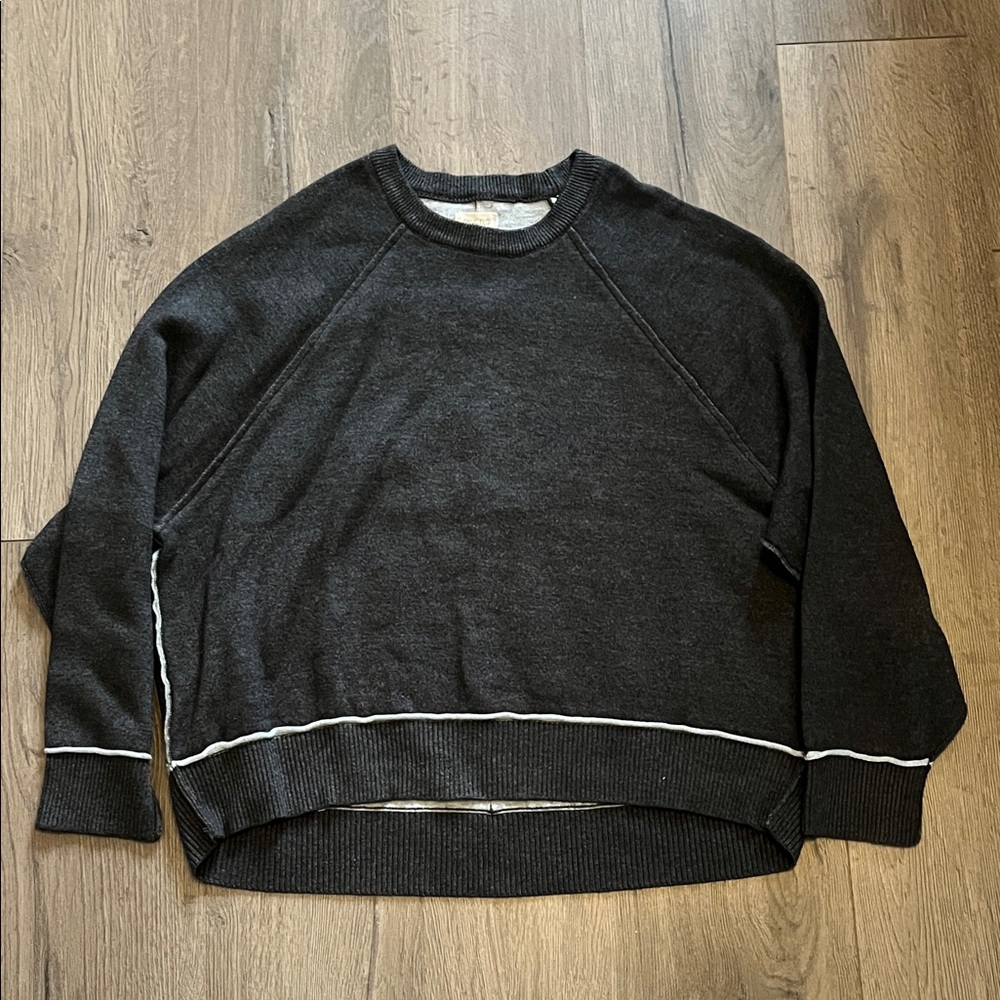 Pilcro The Oaklyn Cozy Crew-Neck Sweatshirt In Dark Grey - Picture 4 of 6